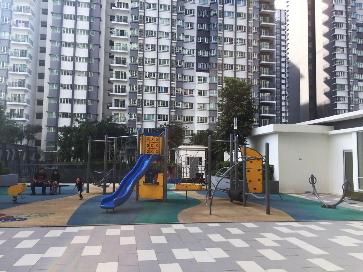 Del'S Guesthouse @ Southville Same Level With Pool Fits 8 Bangi Exterior foto